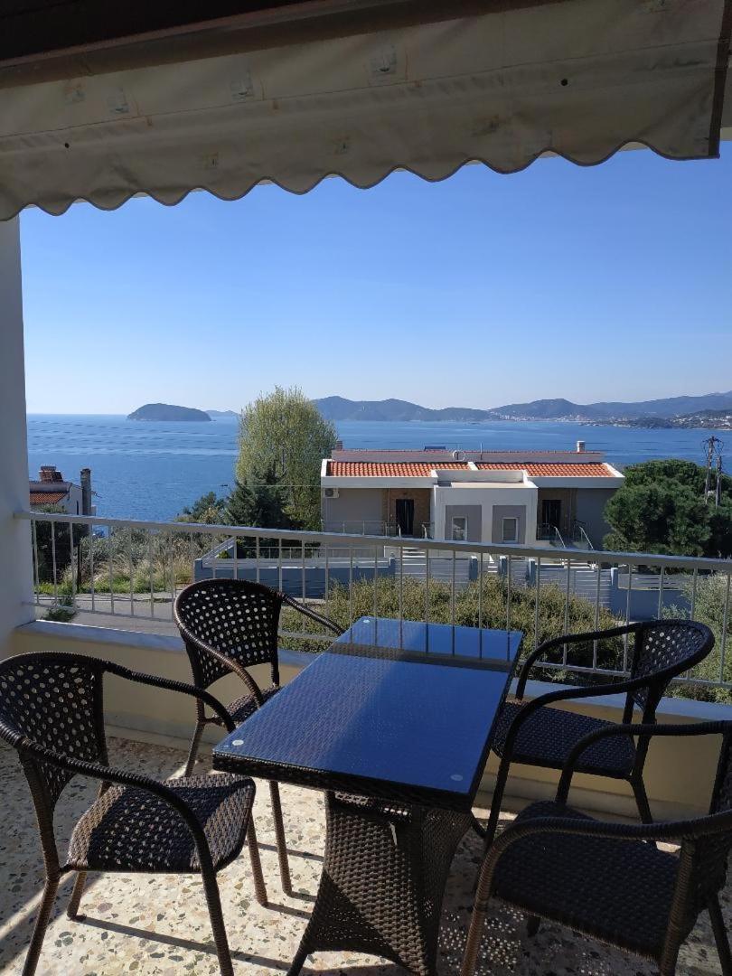 Our View Apartment Palaiontsiflikion Exterior photo
